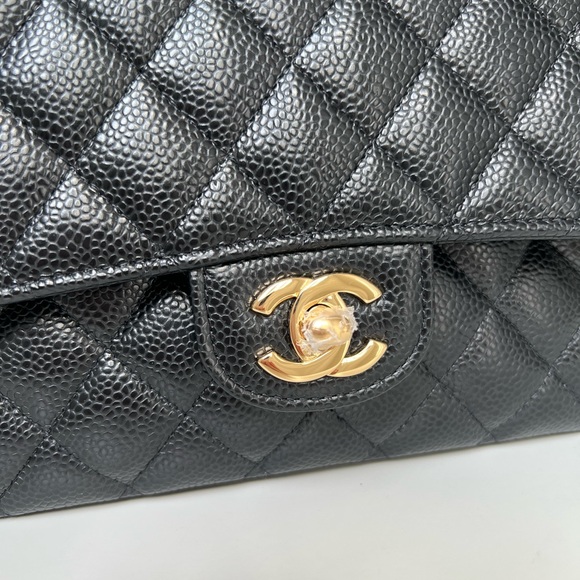 —SOLD—CHANEL M CLASSIC CAVIAR DOUBLE FLAP - Picture 7 of 8